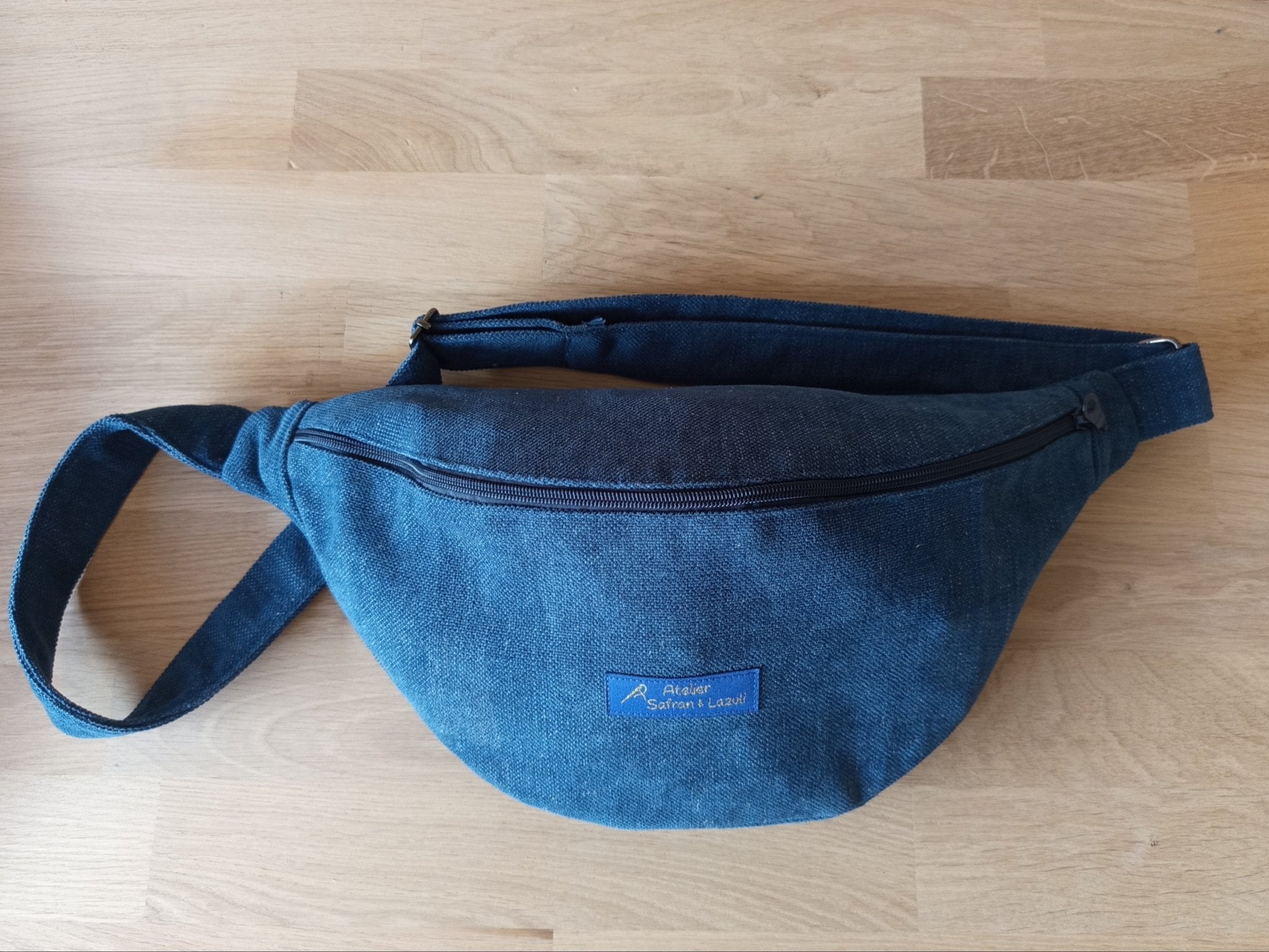 Banane XL velour aspect Jean - Atelier Safran & Lazuli